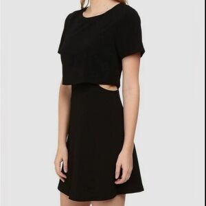 Kensie Women's Black Crinkle Crepe Short Sleeve Cutout Shift Dress NWT Size M